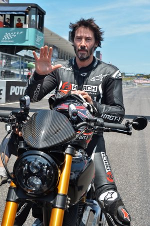 Keanu Reeves y su pasión ¿oculta?: adicto al motociclismo