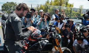 Keanu Reeves y su pasión ¿oculta?: adicto al motociclismo