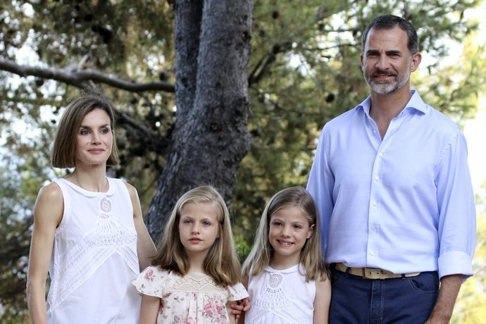 La familia Real en el Palacio de Marivent