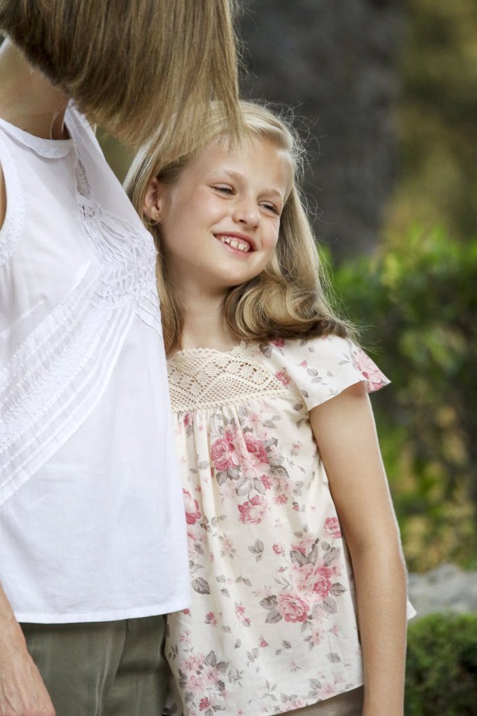 Letizia con la infanta Leonor en Marivent