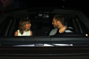 Taylor Swift no suelta al bombón de su novio, Calvin Harris