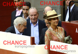 Don Juan Carlos, la Infanta Elena y sus hijos en San Sebastián