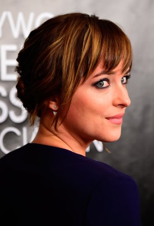 Dakota Johnson dejó sin aliento a Hollywood durante la entrega de los  Premios de la Asociación de la Prensa Extranjera