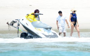 Kendall Jenner y sus divertidas vacaciones en moto de agua