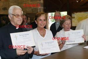 Muy unida al Padre Ángel