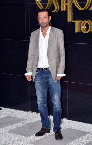 El actor Jordi Mollá se codea con George Clooney y Cindy Crawford