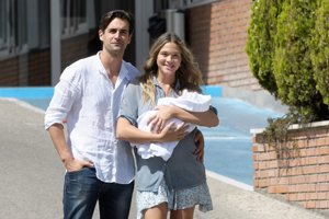 Patricia Montero y Álex Adróver presentan a Lis