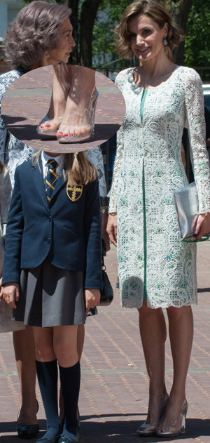 sus zapatos de vinilo con los que sorprendió en la comunión de su hija Leonor el pasado 20 de mayo de 2015.
