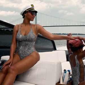 Beyoncé disfruta de un día en alta mar con su hija, Blue Ivy