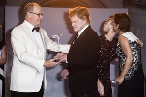 Alberto de Mónaco, Robert Refford, Charlene de Mónaco y Sibylle Szaggars