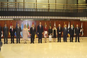 Los Reyes de España en el almuerzo conmemorativo del XXXV aniversario del Tribunal Constitucional