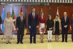 Los Reyes de España en el almuerzo conmemorativo del XXXV aniversario del Tribunal Constitucional