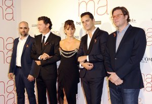 Luis Tosar,  Julio Medem, Penélope Cruz, Asier Etxeandia
