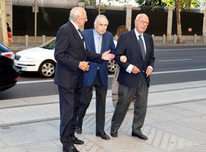 Emotivo funeral en memoria de Isidoro Álvarez