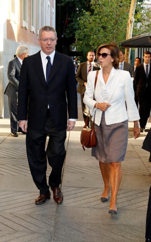 Emotivo funeral en memoria de Isidoro Álvarez