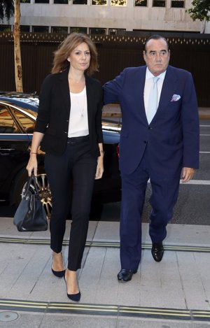 Emotivo funeral en memoria de Isidoro Álvarez