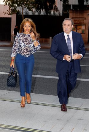 Emotivo funeral en memoria de Isidoro Álvarez