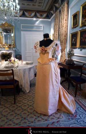 Los trajes del S. XIX del Real en el Museo del Romanticismo