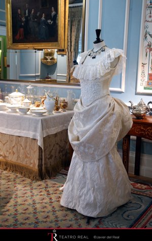 Los trajes del S. XIX del Real en el Museo del Romanticismo