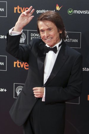 Raphael en la premiere de Mi Gran Noche