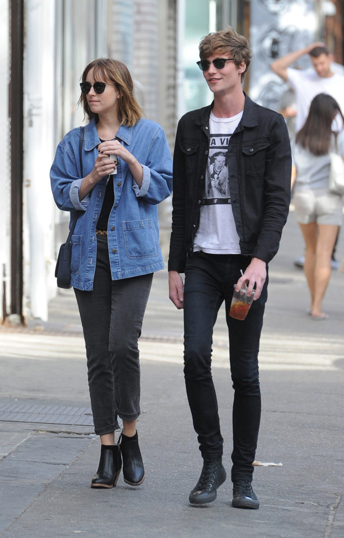 dakota johnson matthew hitt