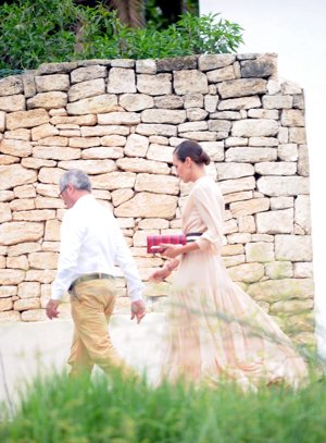 Nieves Alvarez  en la boda de Mencía Alcazar luce el modelo Franky de Mango