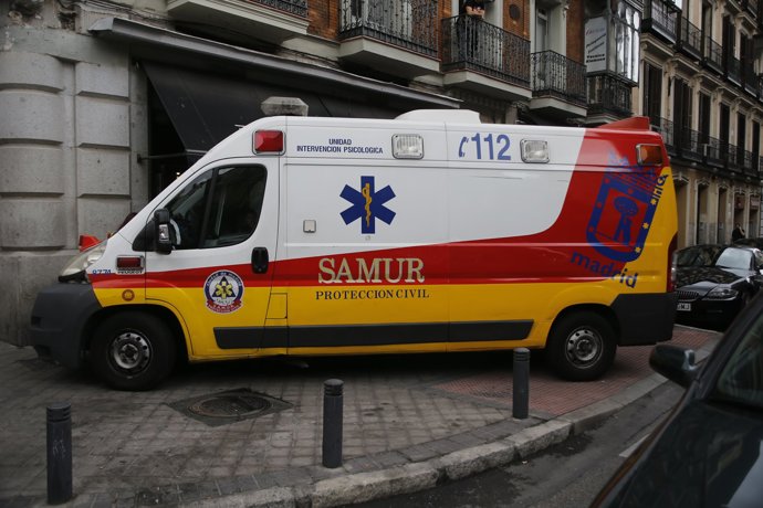 Ambulancia del SAMUR en la SGAE para atender a Ana Diosdado