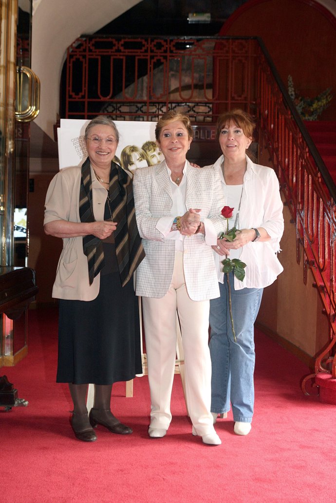 Ana Diosdado con Lina Morgan y María José Goyanes