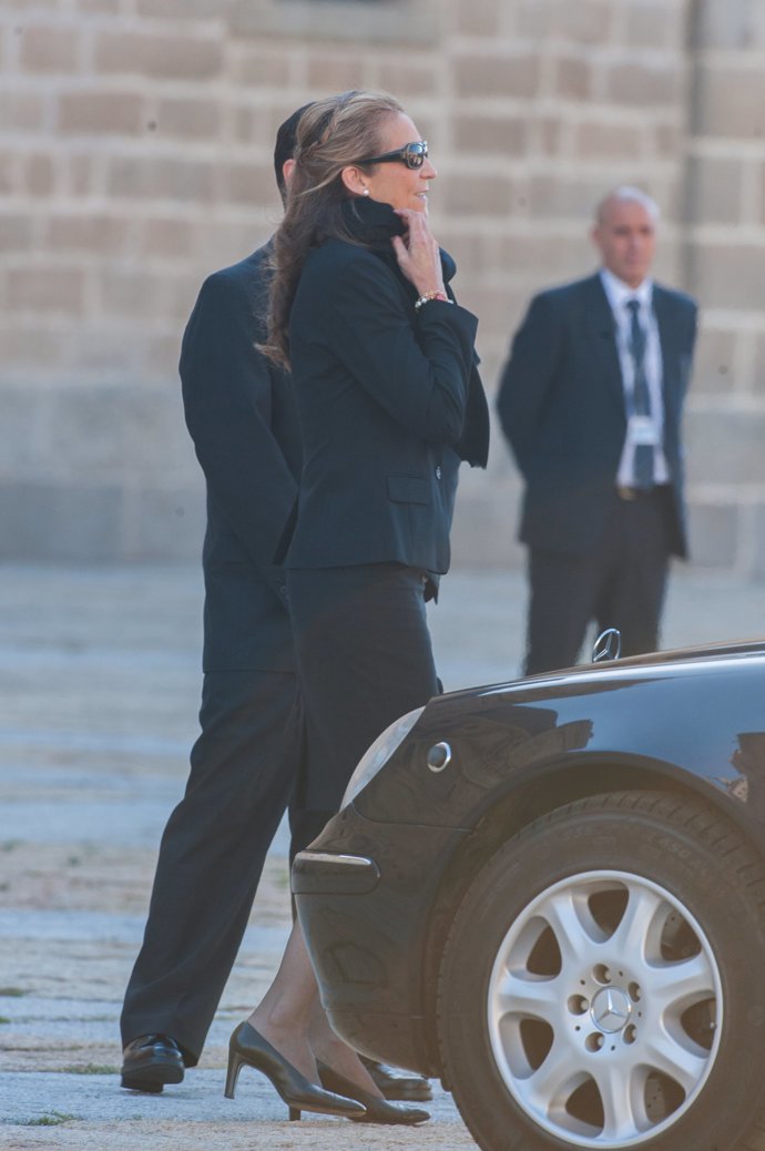 La Infanta Elena en el funeral del Infante Don Carlos