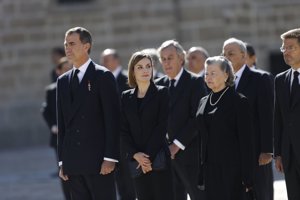 Los Reyes de España junto a Ana de Francia