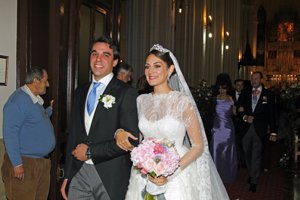 Los novios radiantes de felicidad tras darse el 'sí quiero'