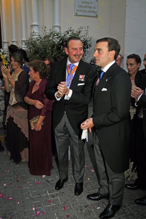 El Doctor Manuel J. de la Torre feliz en el día más importante de la vida de su hija