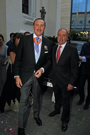 El Doctor Manuel J. de la Torre feliz en el día más importante de la vida de su hija