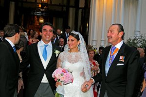 Los novios radiantes de felicidad tras darse el 'sí quiero'