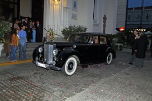 Los novios radiantes de felicidad tras darse el 'sí quiero'