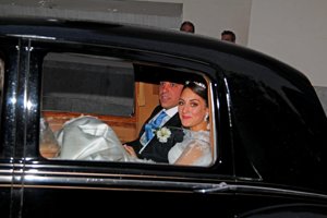 Los novios radiantes de felicidad tras darse el 'sí quiero'