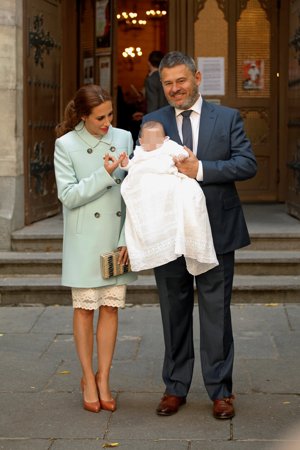 Miki Nadal y Carola Escámez ya han bautizado a su 'patatita'