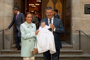 Miki Nadal y Carola Escámez ya han bautizado a su 'patatita'