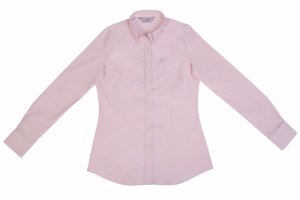 El Ganso ha querido sumarse a esta iniciativa poniendo a la venta una de sus camisas Oxford de mujer en color rosa