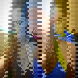 A David Bisbal le sale una 'princesa': la cheerleader Julieta Ortiz