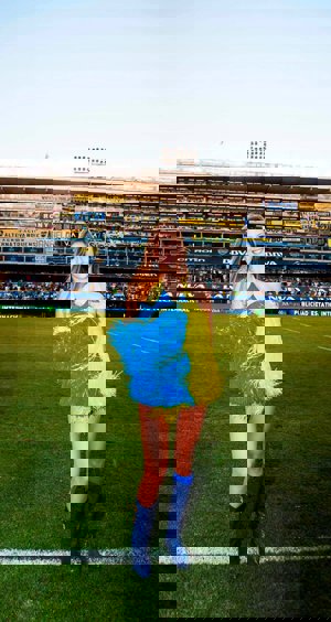 A David Bisbal le sale una 'princesa': la cheerleader Julieta Ortiz