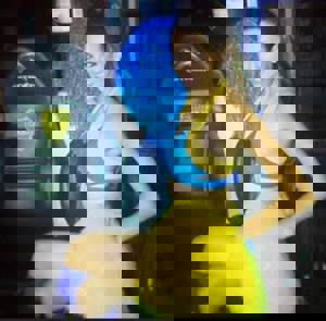 A David Bisbal le sale una 'princesa': la cheerleader Julieta Ortiz