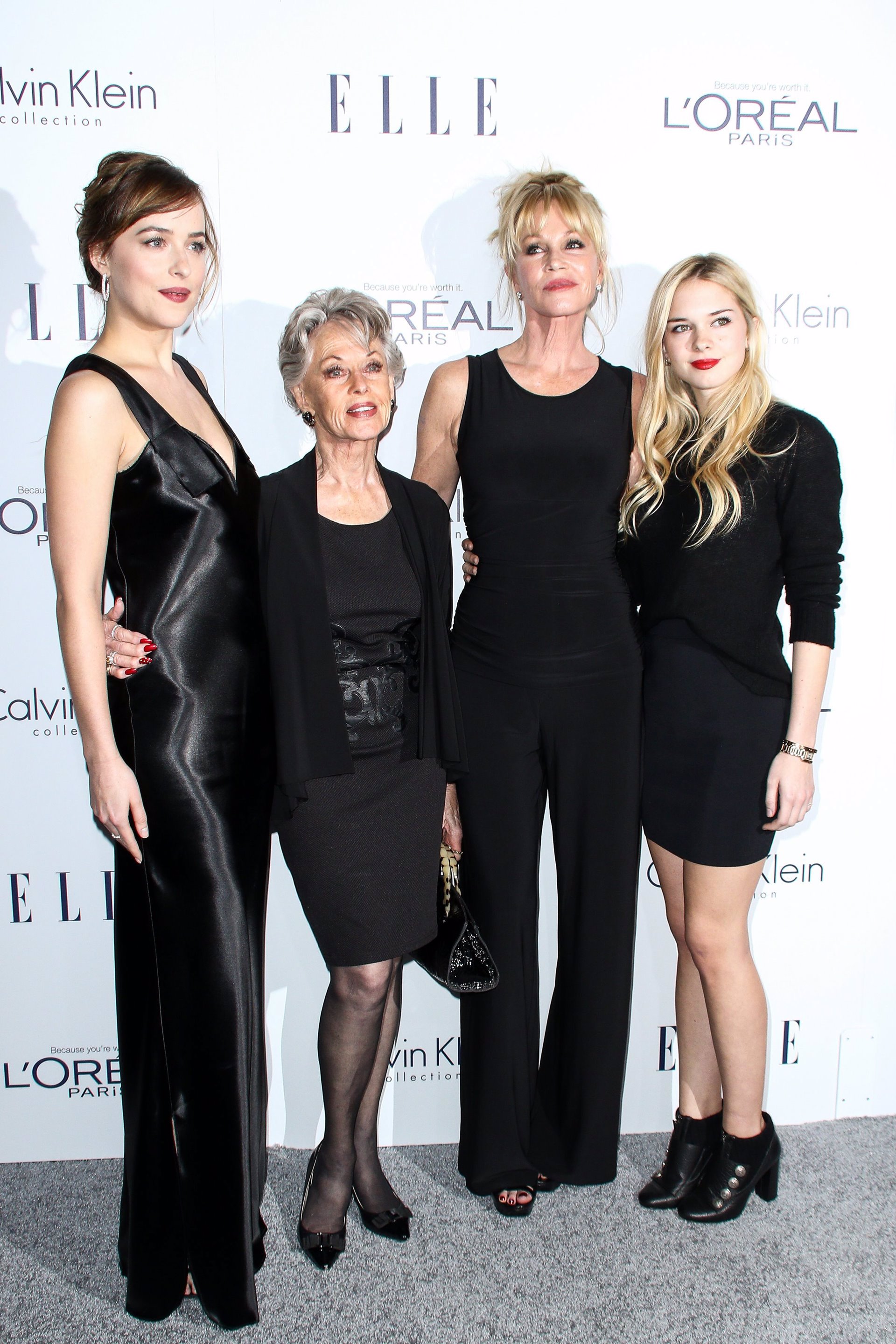 Melanie Griffith con sus hijas Dakota Johnson, Stella del Carmen y su madre Tippi Hedren