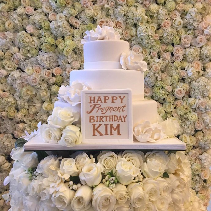 tarta de kim kardashian