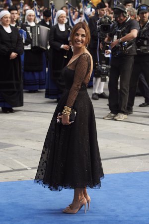 Mariló Montero y el escotazo de su  espalda en los Premios Princesa de Asturias 2015