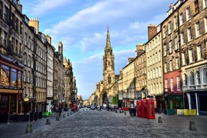 Las callejuelas medievales de Edimburgo han inspirado más de una historia de fantasía y terror.