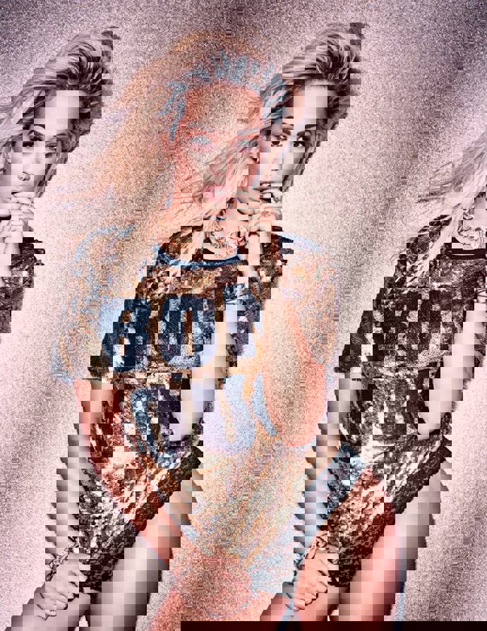 Rita Ora de lo más explosiva para Tezenis