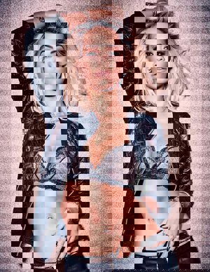 Rita Ora de lo más explosiva para Tezenis