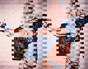 Rita Ora de lo más explosiva para Tezenis