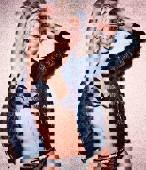 Rita Ora de lo más explosiva para Tezenis